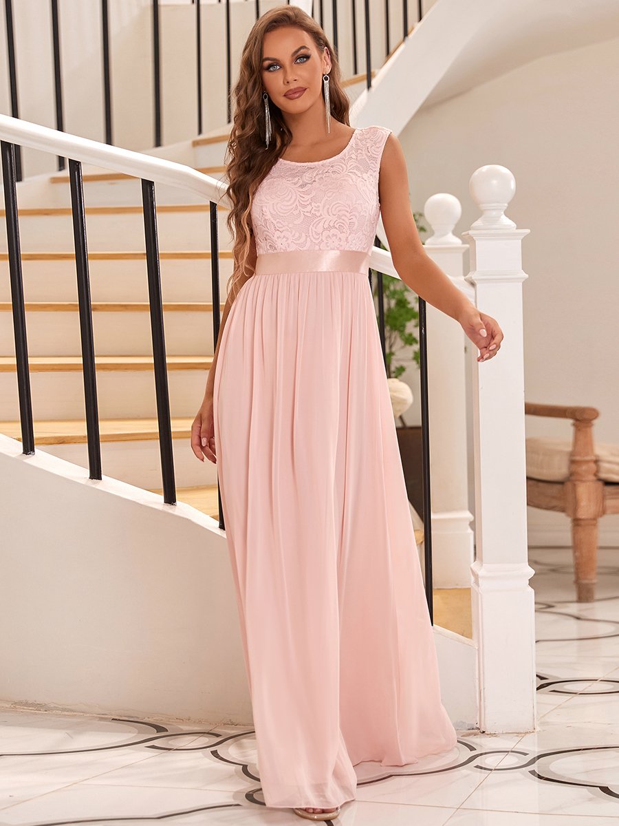 Elegant Lace Bridesmaid Dresses with a Fashion Twist