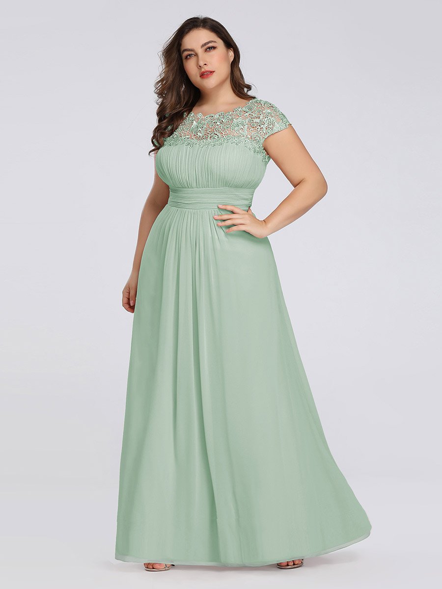 Elegant Lace Cap Sleeve Chiffon Evening Gown with Ruched Detail